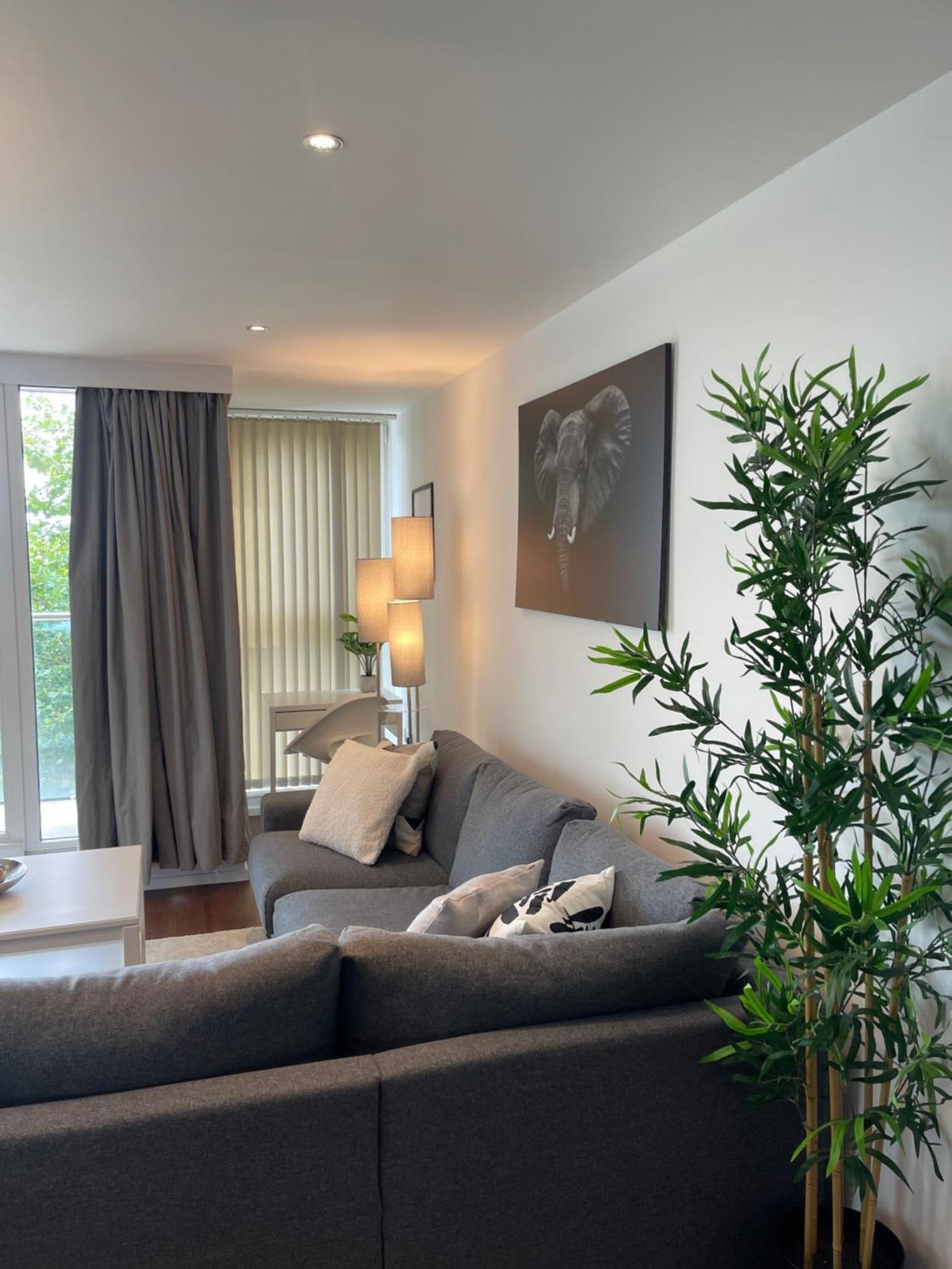 Modern Luxury 2 Bedroom In Excel London