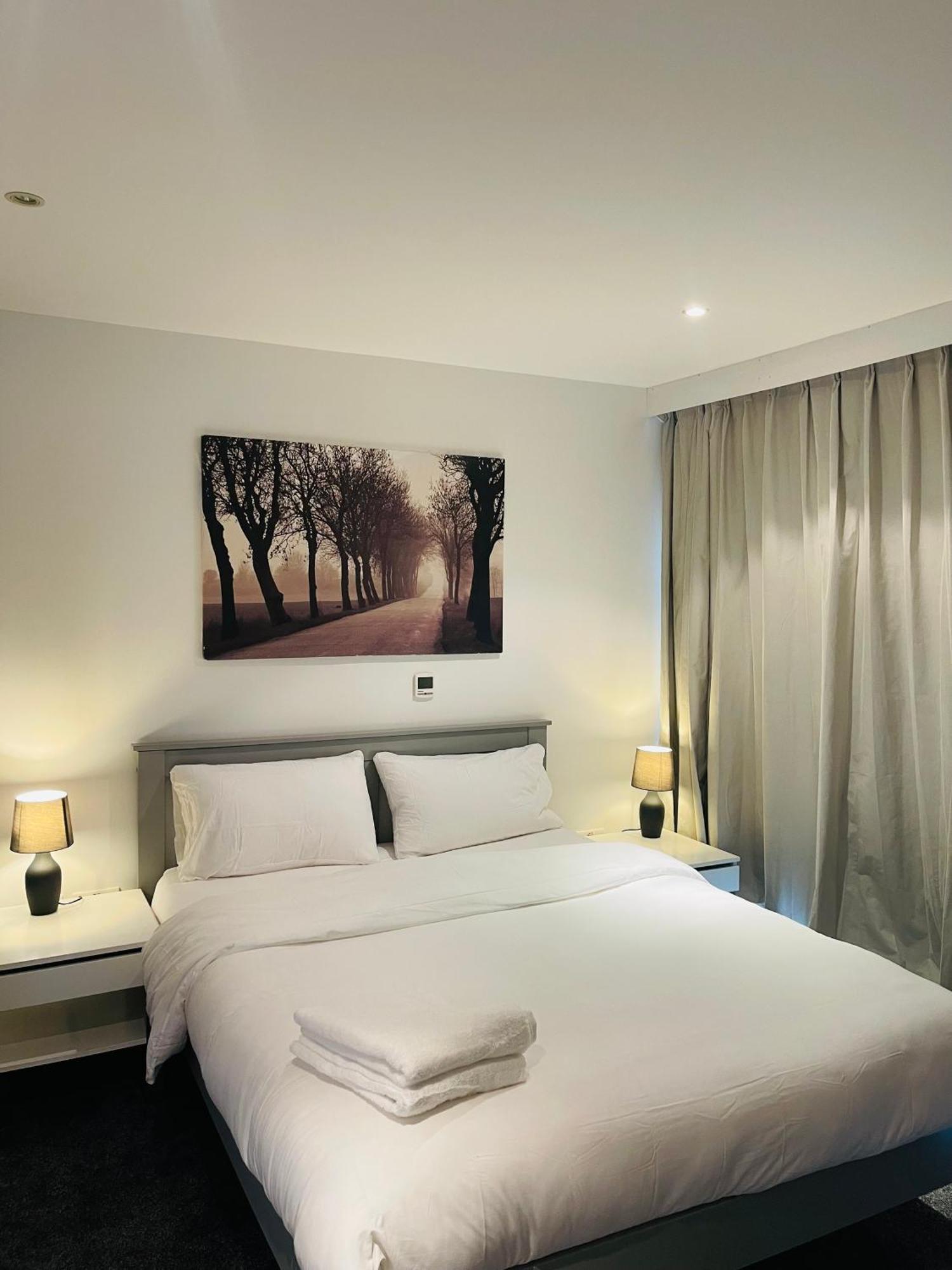 Modern Luxury 2 Bedroom In Excel London