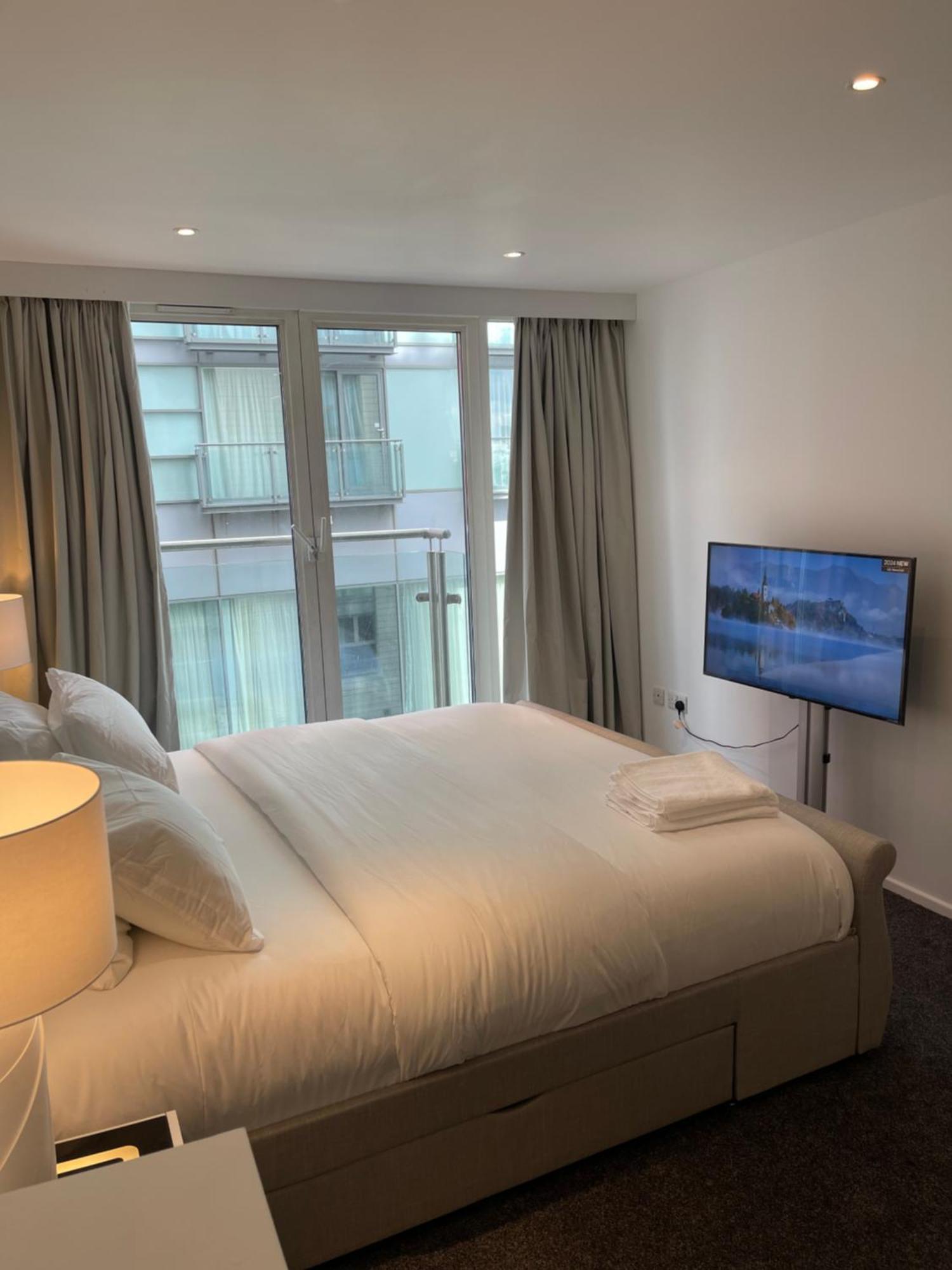 Apartment Modern Luxury 2 Bedroom In Excel London